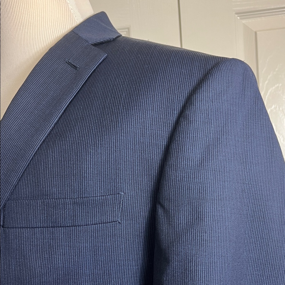 Calvin Klein Slim Fit Sport Coat 100% Wool Blue Pinstripe Double Vented Sz 42L